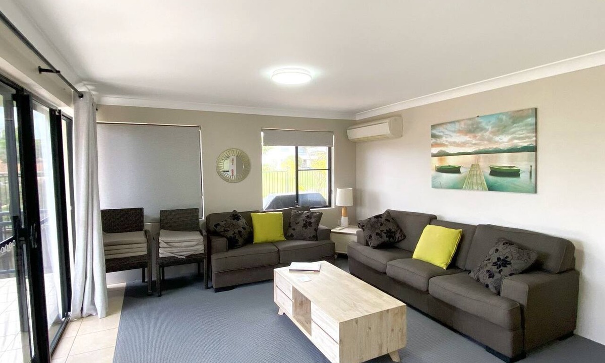 Nambucca Heads House | Karingal - ocean views only minutes from the town centre overlooking pool