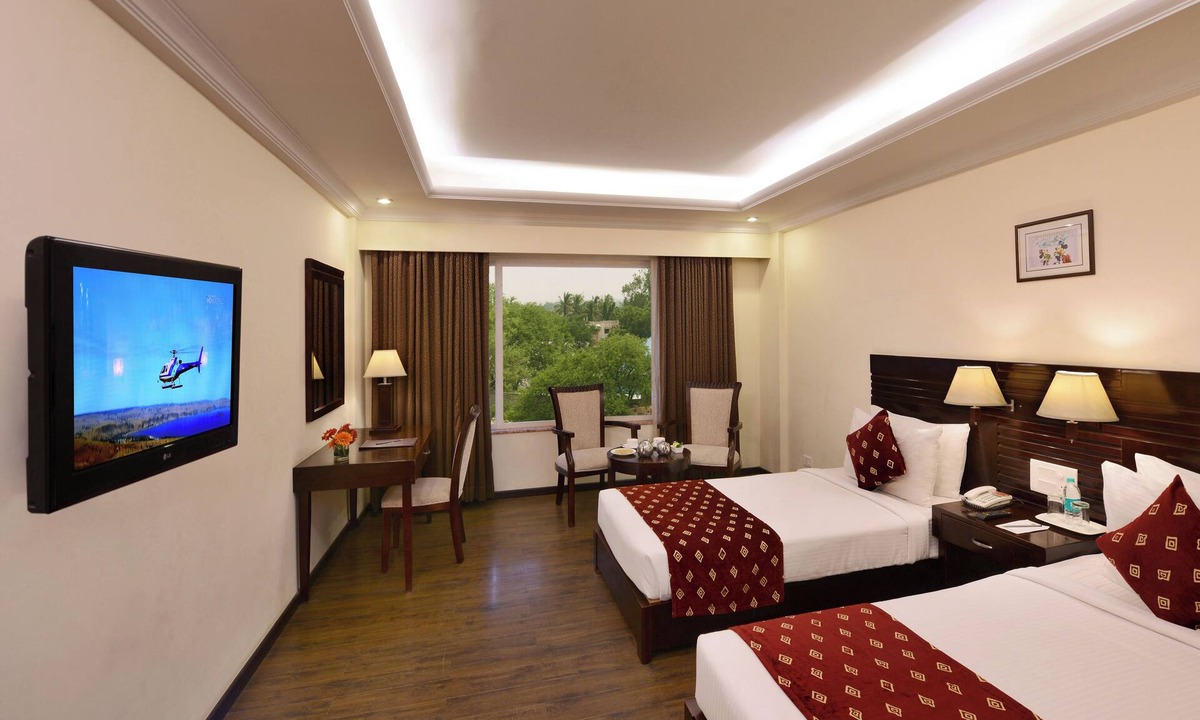 Gadag-Betageri Hotel | Keshav Clarks Inn