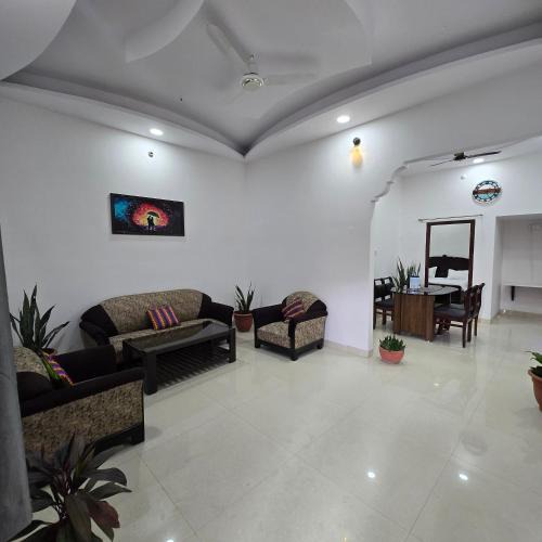 Jabalpur Apartment | Leela home stay -Jabalpur - Luxury 2BHK apartment-N1