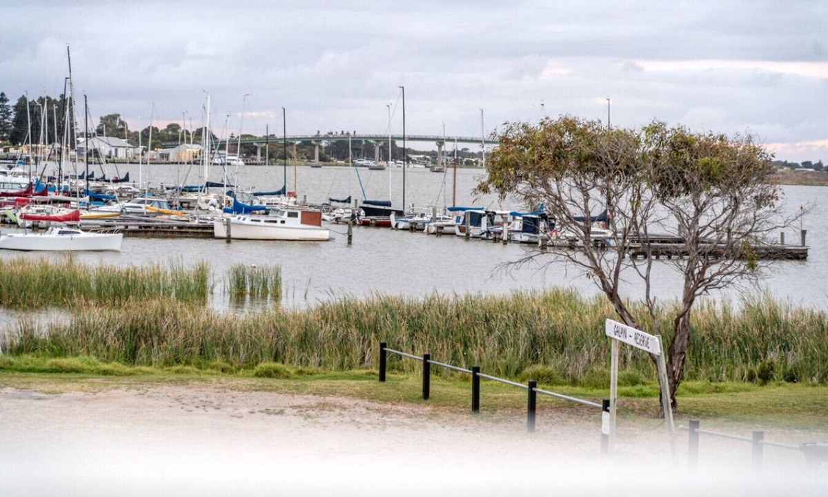 Goolwa South House | Leeside - Riverfront Relaxation