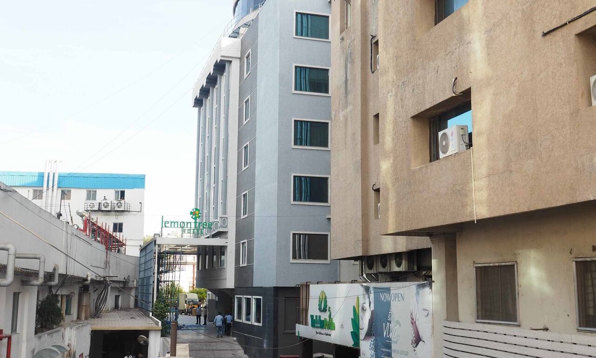 Banjara Hills Hotel | Lemon Tree Hotel Banjara Hills