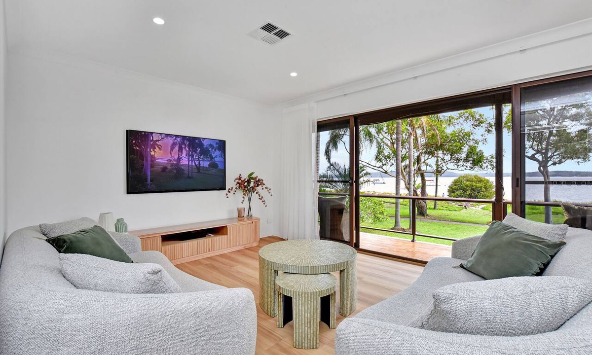Corlette House | Luna at Corlette - Double story family home