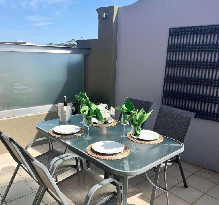 Crows Nest Apartment | Luxe 2BR 2bath & Terrace with Parking, Metro at 200m