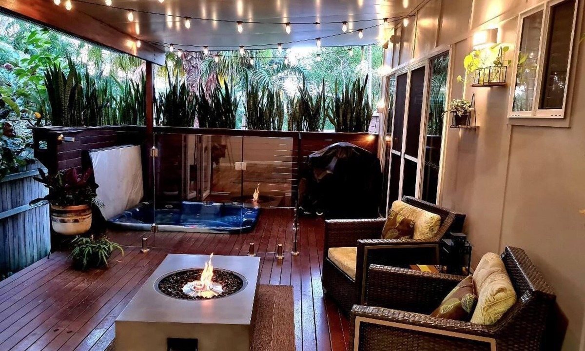 Coolum Beach Cottage | Luxurious, private cottage for couples with heated spa
