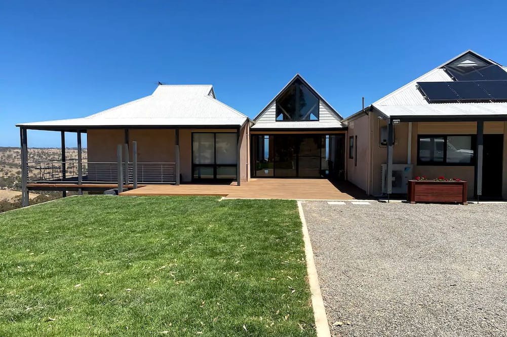 Hindmarsh Valley Villa | Luxurious Villa Rental Perfect for Glamping in South Australia