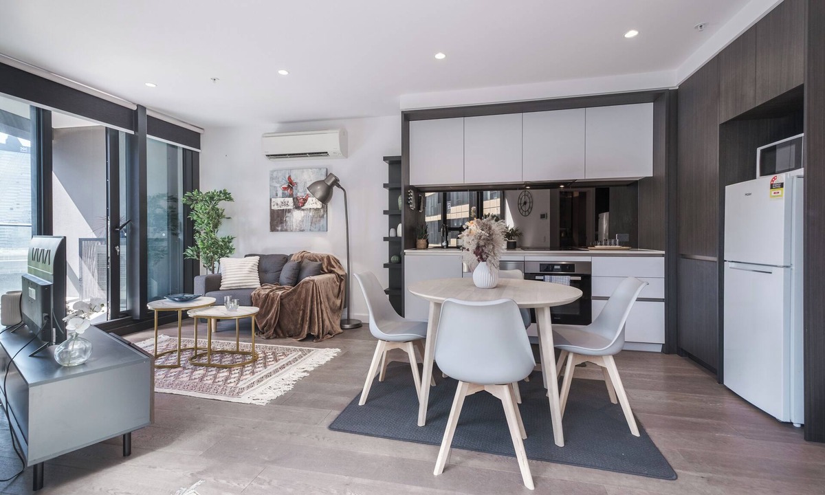 Docklands Apartment | Luxury 2BR2BA Apt MQ+ Pool+Gym in Mel Docklands
