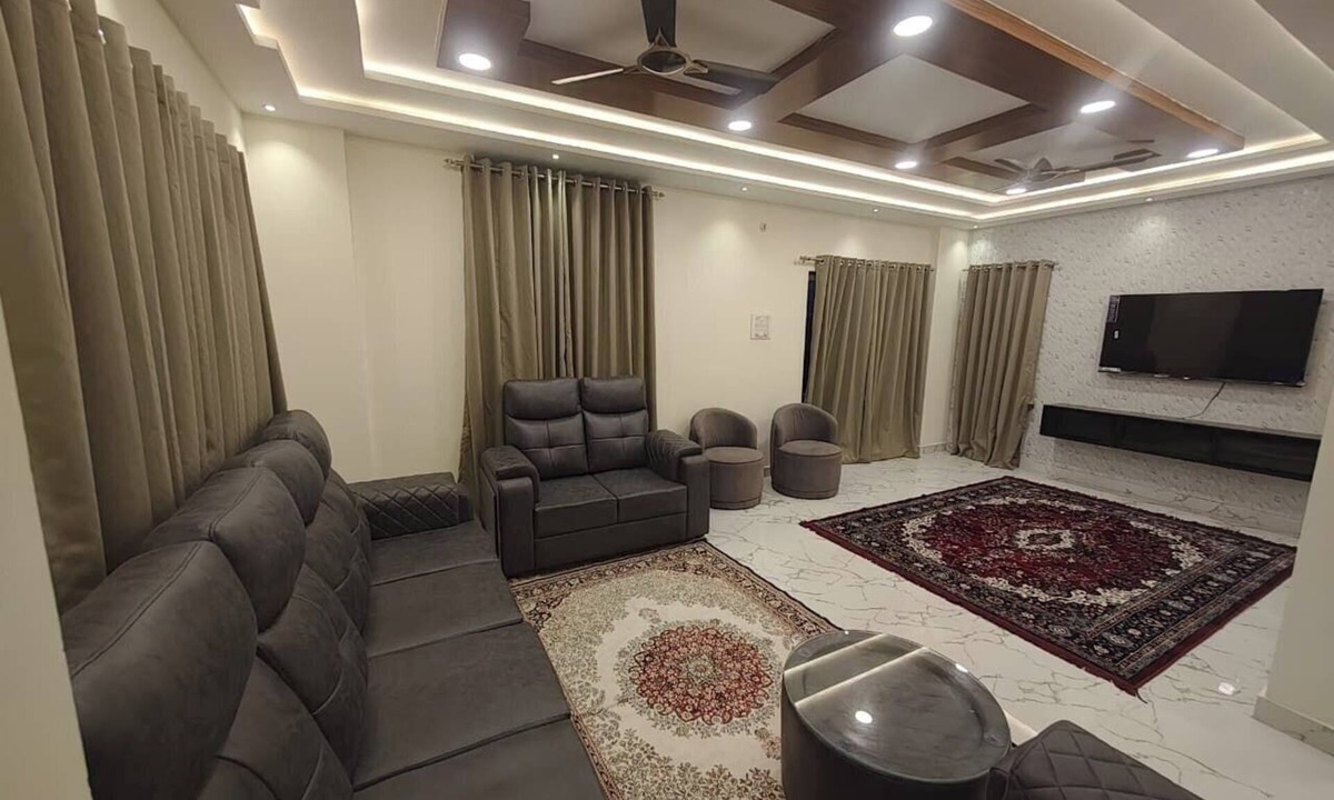 Hyderabad Apartment | Luxury 3BHK Service Apartment - Regal Residency
