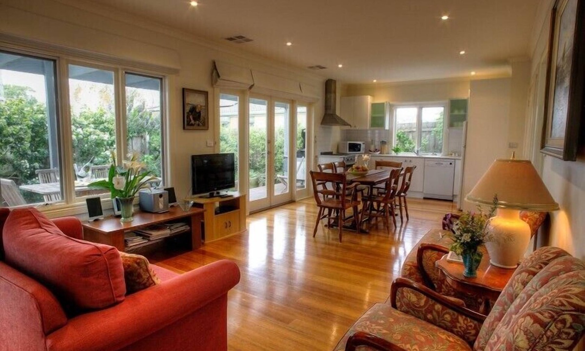 Point Lonsdale Cottage | Luxury Accessible Garden Retreat Near Beaches, Golf & Wineries
