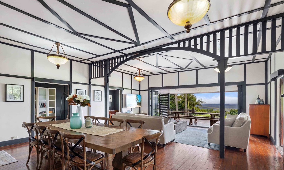 Landsborough House | Luxury Accommodation in the Heart of the Sunshine Coast Hinterland
