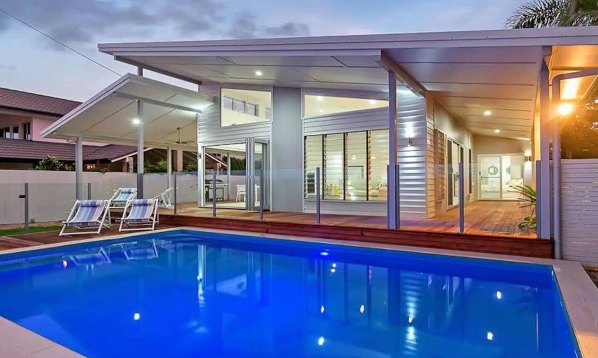Machans Beach House | Luxury ocean property “ La Flotte” in North Qld