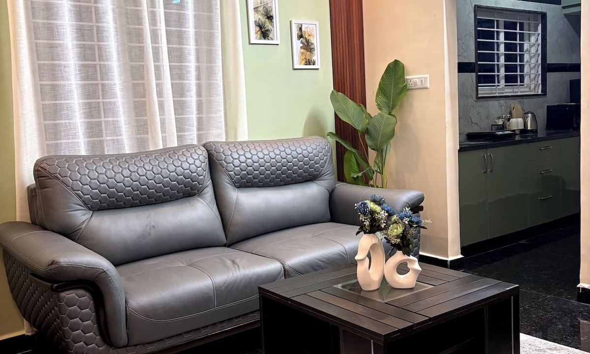 Bengaluru House | Luxury Stay 20 mins away from Airport!