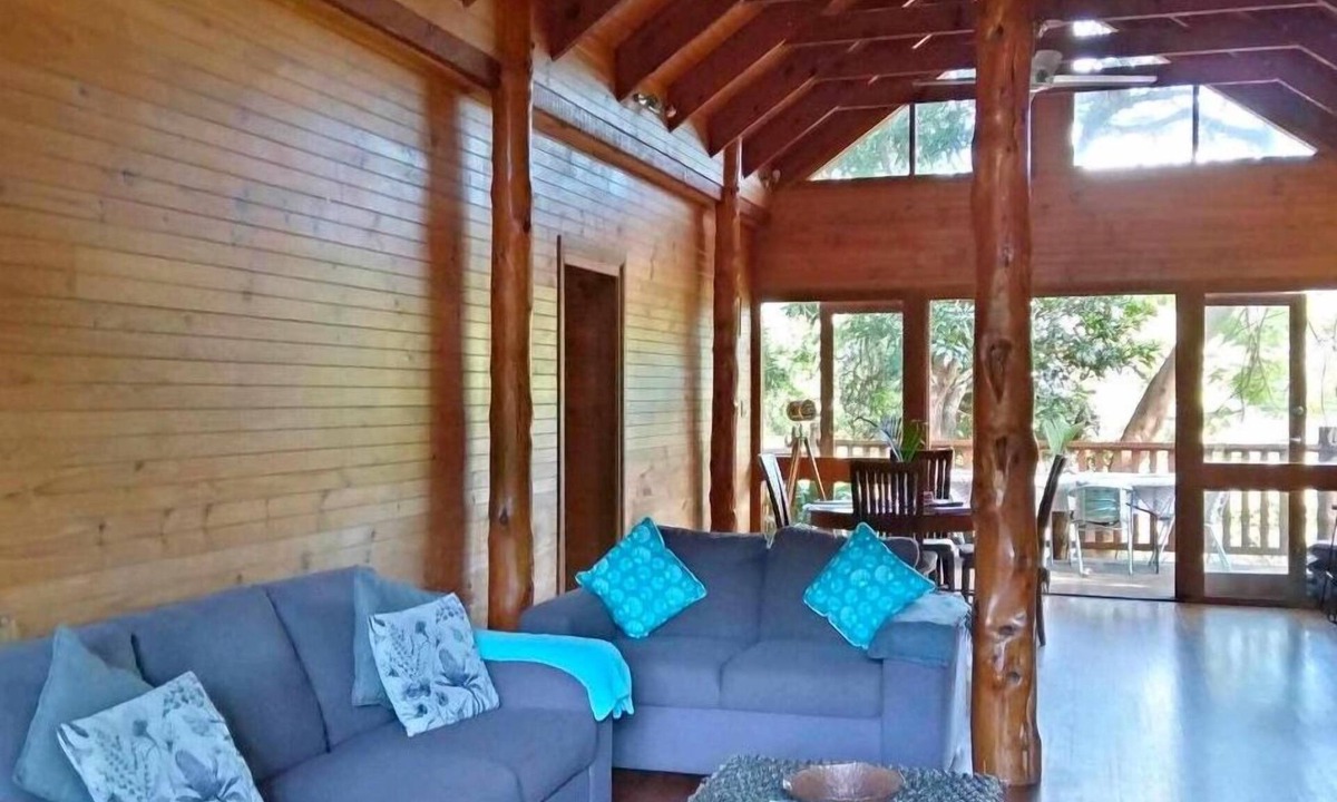 Horseshoe Bay House | Magical tree house.Close to beach, walks, restaurants.Abundance of nature