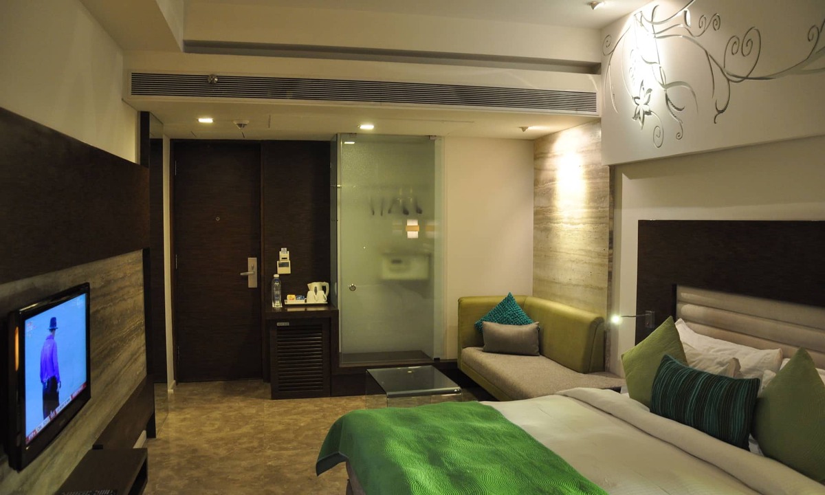 Sector 35 Hotel | Maya Hotel
