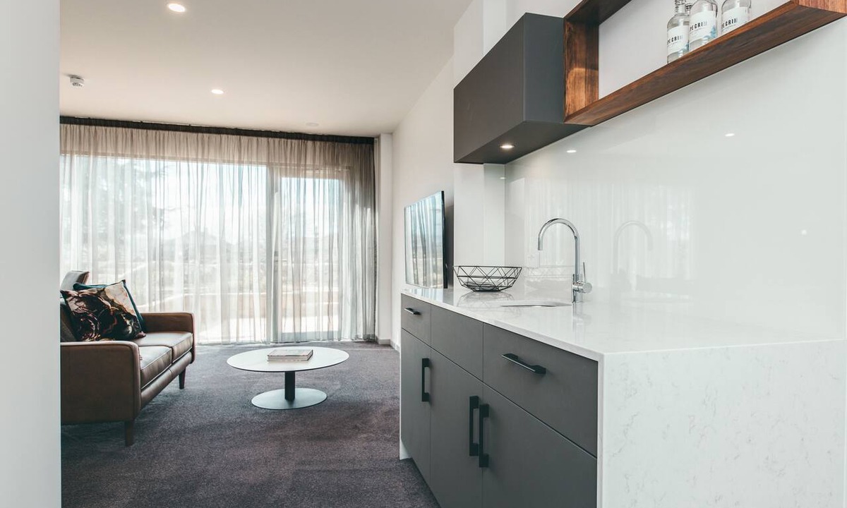 New Town Hotel | Maylands Lodge