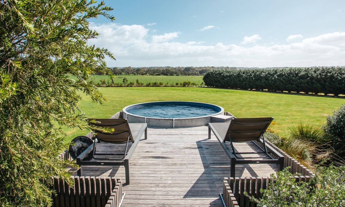 Balnarring Beach House | Merricks View - Rural outlook with Tennis Court & Plunge Pool