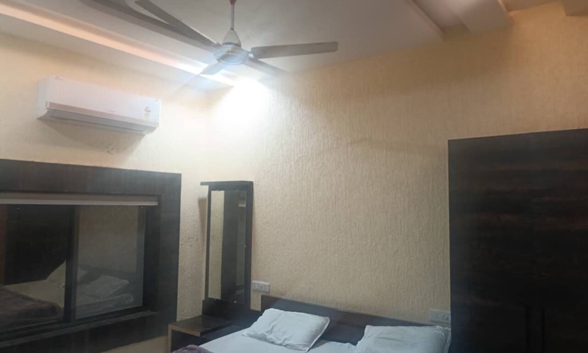 Rehli Hotel | Midway Treat Gopalpura