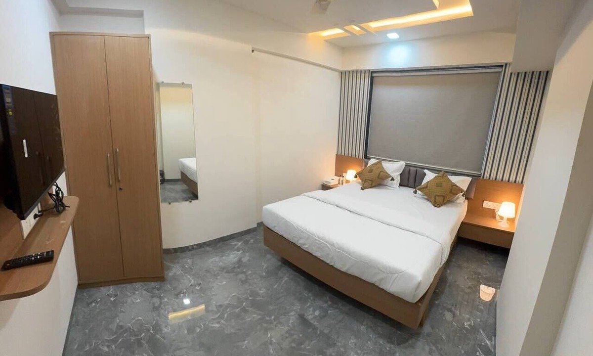 Nashik Bed & Breakfast | Mighter Crest Studio Apartment