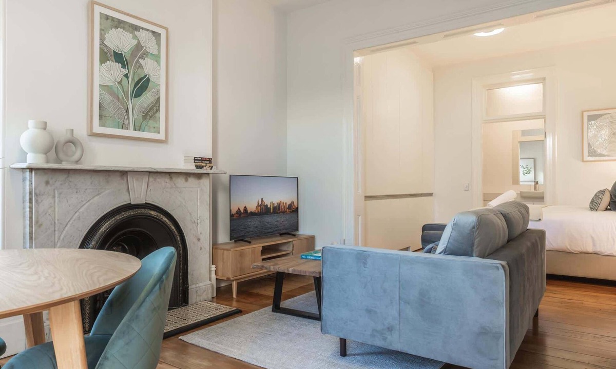 Glebe Apartment | Modern 1-Bed Studio near Tramsheds