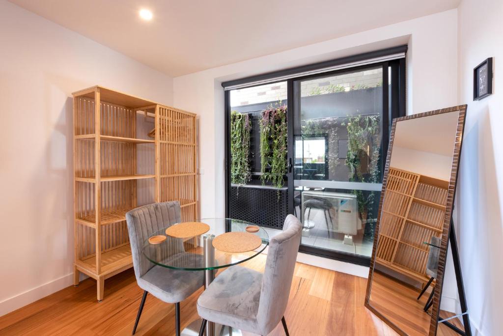 Brunswick East Apartment | Modern 1 Bedroom Apartment in Brunswick East near CBD