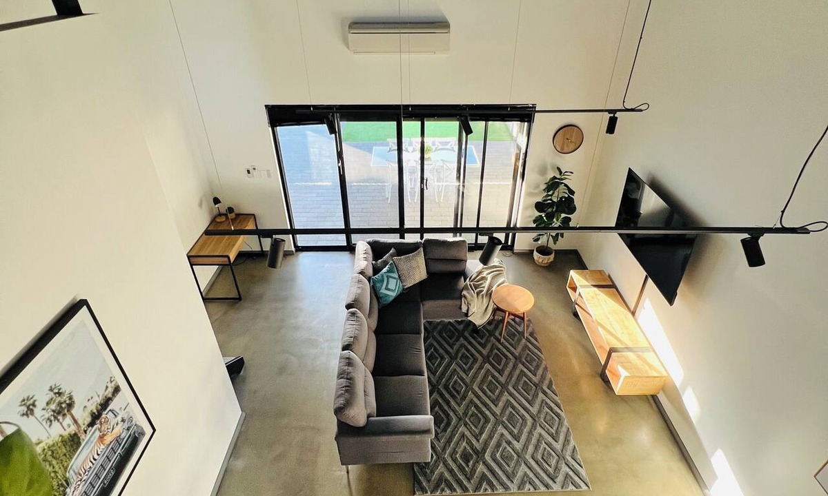 Australind House | Modern New Yorker Inspired Townhouse~ Full kitchen-Fast Wifi- Near Bunbury