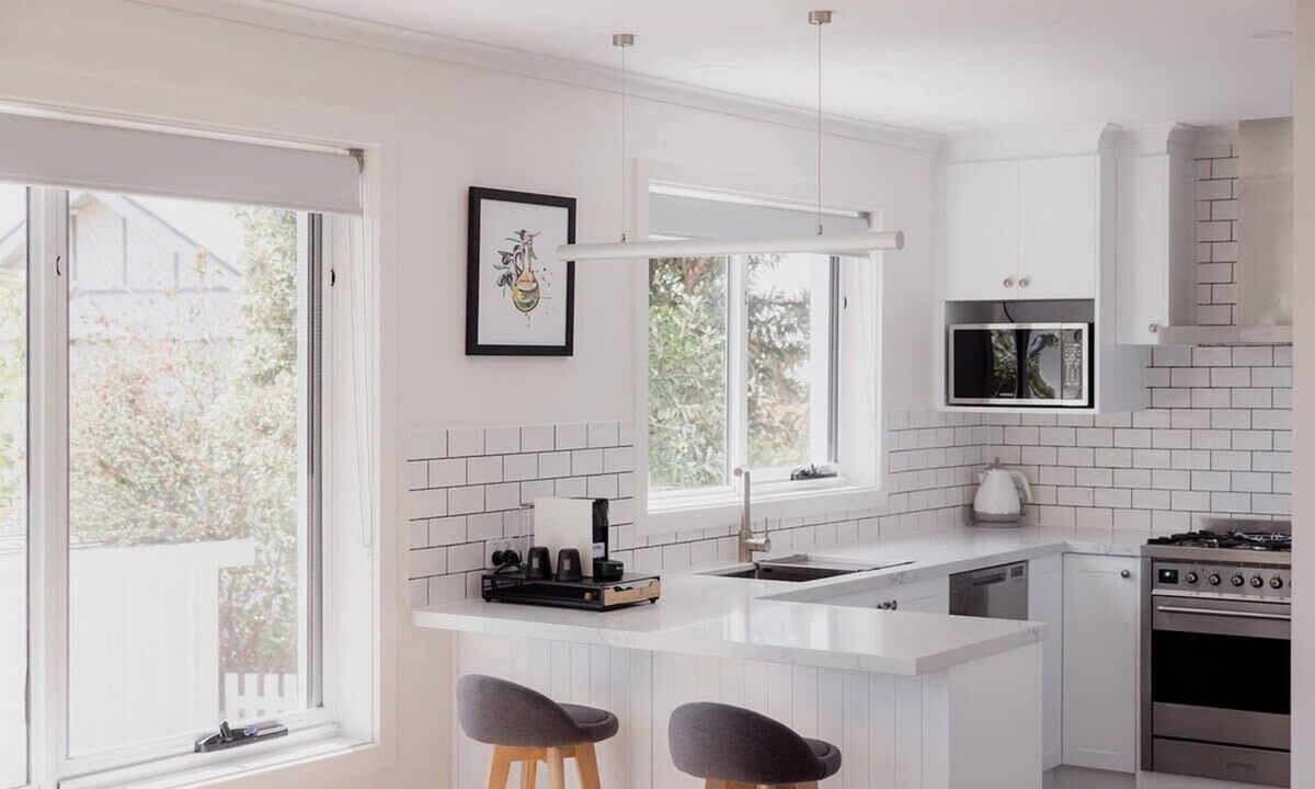 Bellerive Apartment | Modern refurbished unit in charming Bellerive