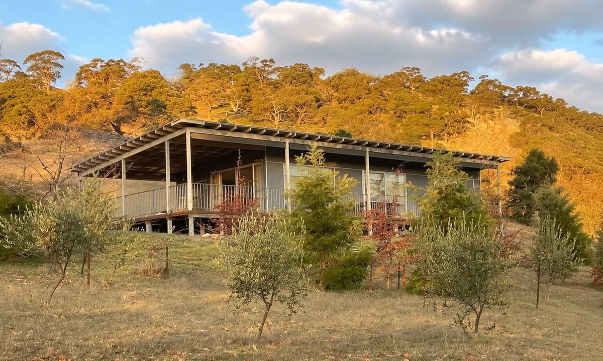 Harcourt North House | Moonrise by Ready Set Stay
