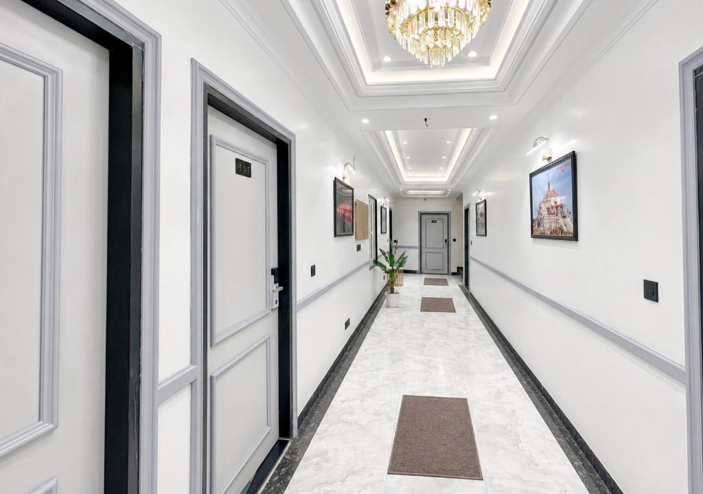 Faizabad Hotel | NEAR SHREE RAM JANM BHOOMI - HOTEL SHREE RR - Wi-Fi - Parking- Luxury Rooms - Best Family Hotel In Ayodhya