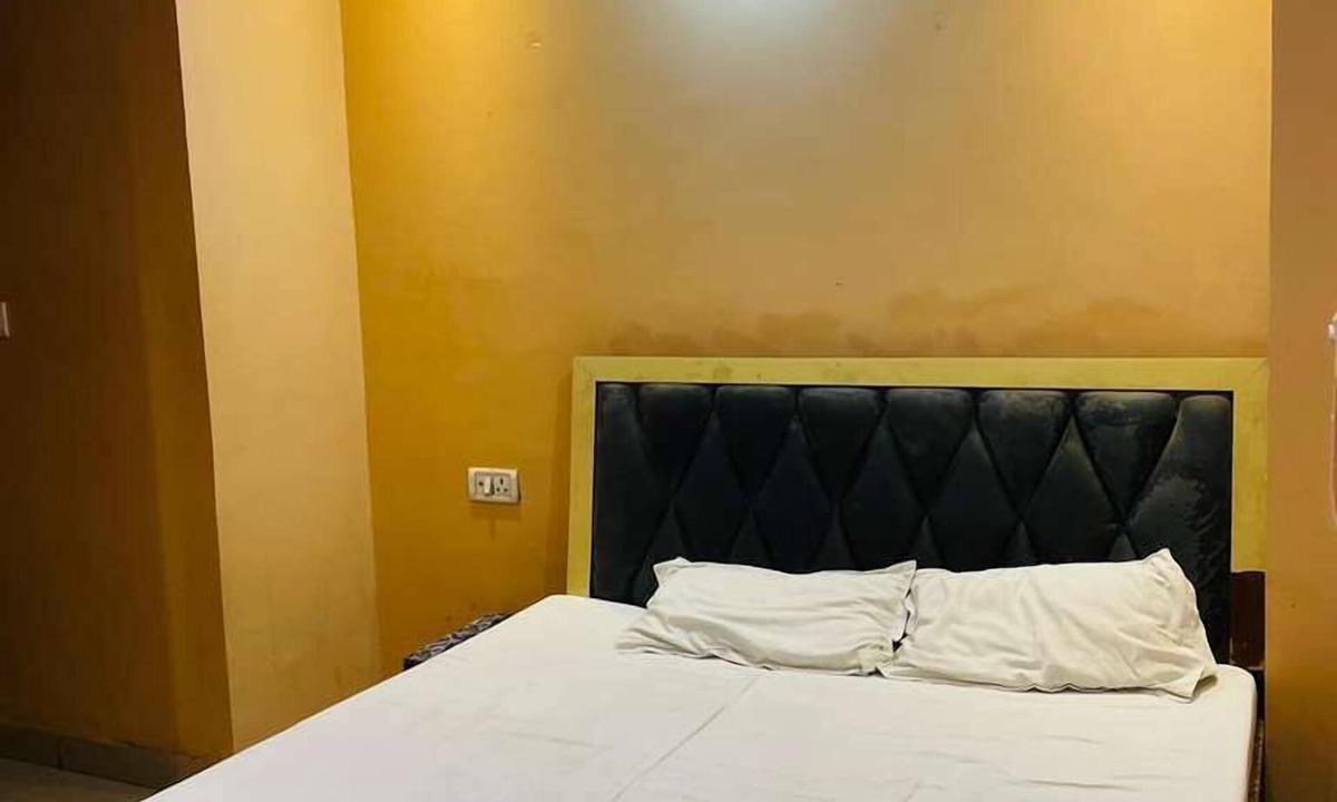 Kanpur Hotel | New Royal Vila Hotel
