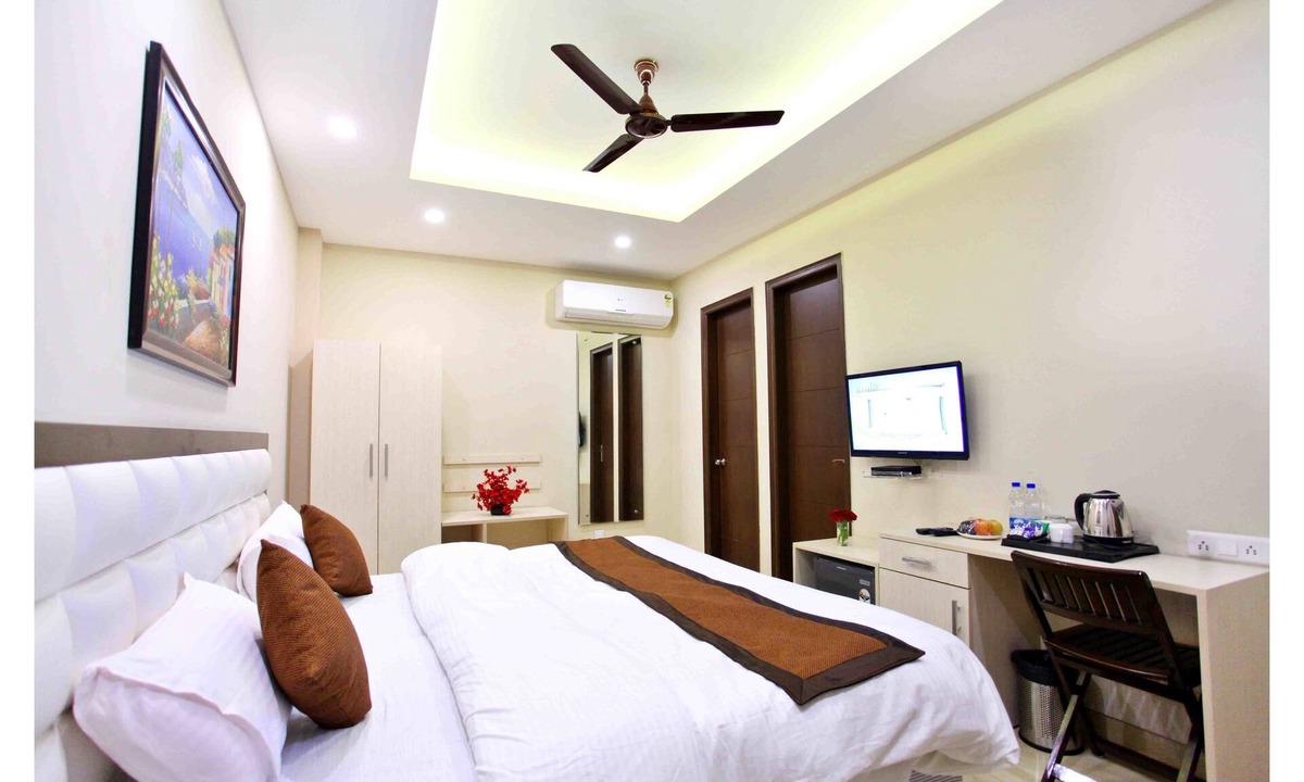 Jasola Hotel | Nirvana Suites