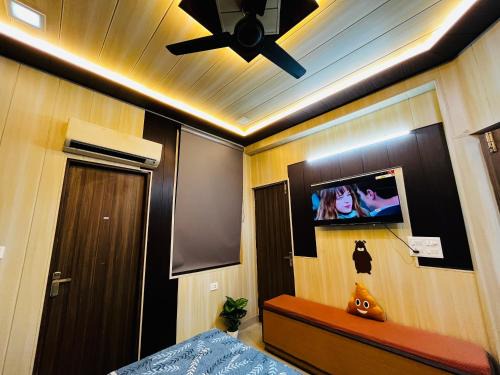 Agra Apartment | Oakèra