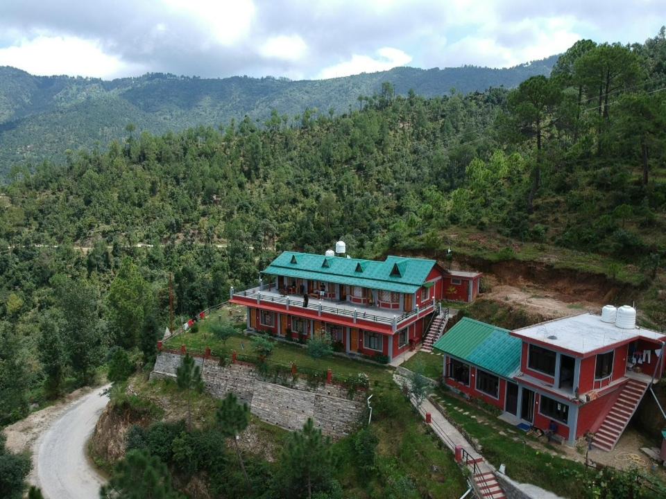Kaul Hotel | Oak Essence