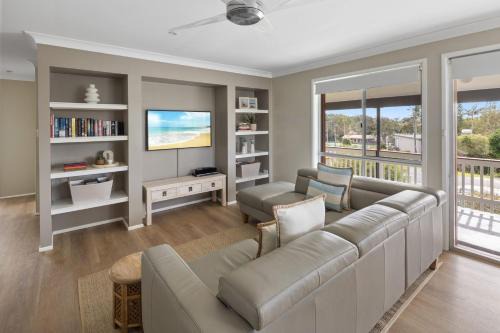 Scotts Head House | Ocean Vibes