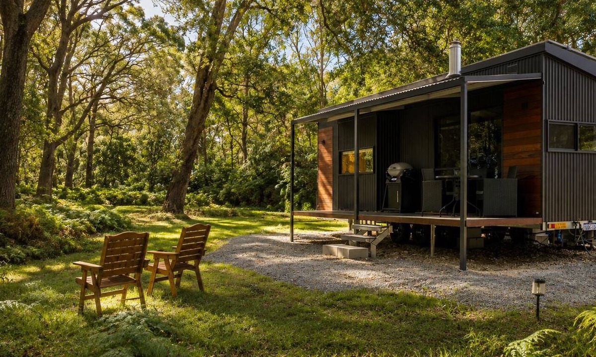 North Dandalup Cabin | Off Grid Tiny Home Fern View: Escape the City, Unwind & Reconnect with Nature