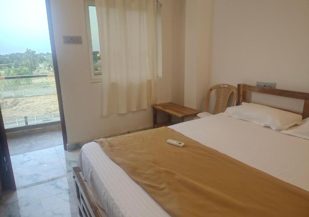 Kalapettai Hotel | Orange Grey Beach house - Near club Mahindra resort