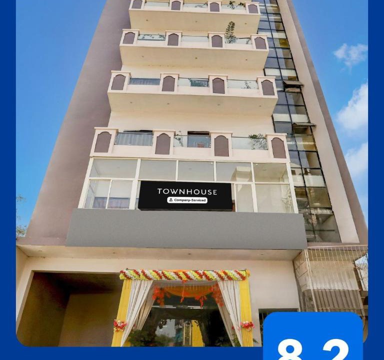 Varanasi Hotel | OYO Townhouse Hyderabad Gate IIT BHU Formerly RK Heights