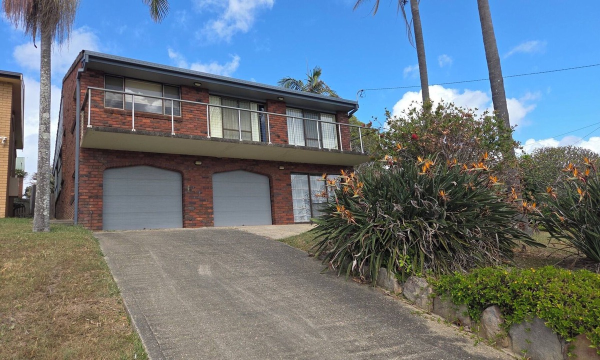 Scotts Head House | Pacific Bay