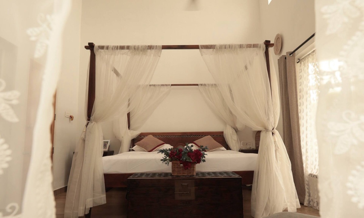 Cherthala Bed & Breakfast | Palliath House-Heritage Villa Beachside