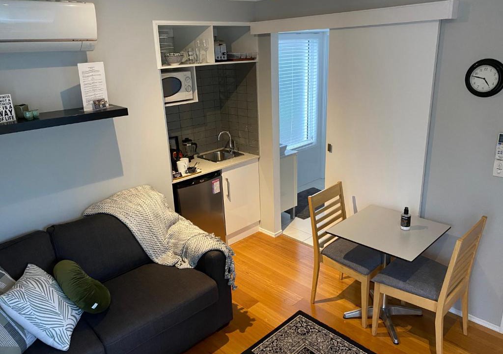 Chapel Hill Bed & Breakfast | Paperbark Bed & Breakfast