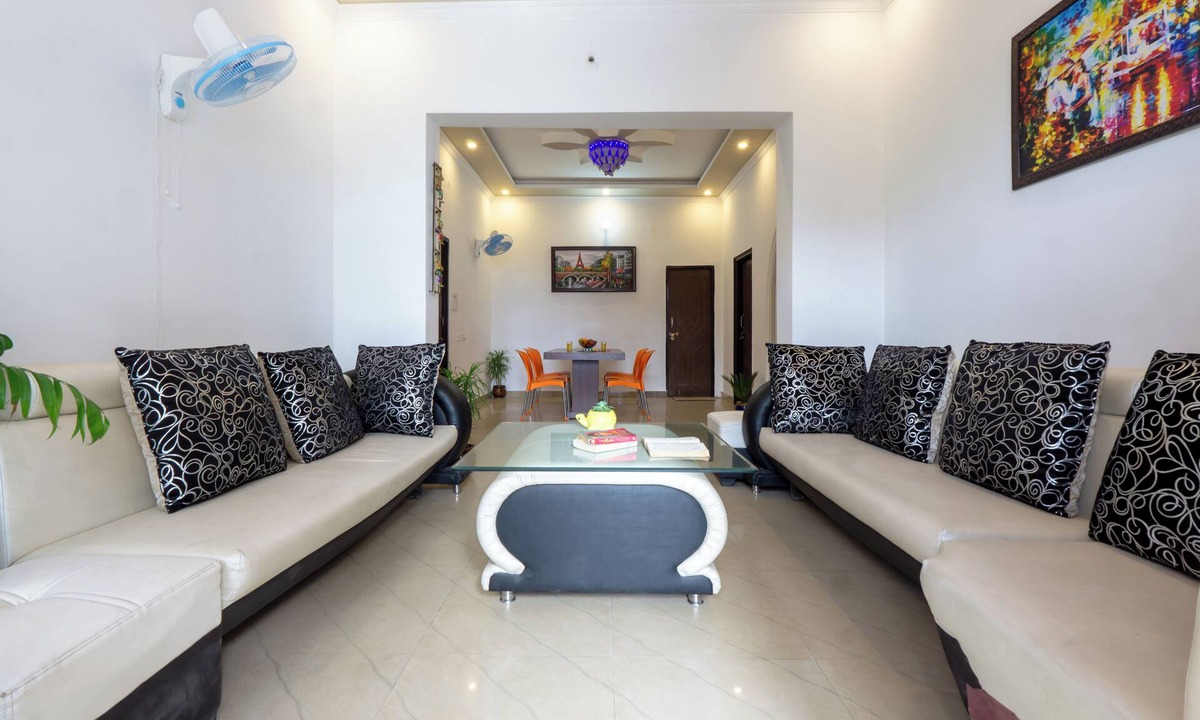 Bullawala House | Peaceful 3-bedroomand kitchen building with AC in charming Dehradun