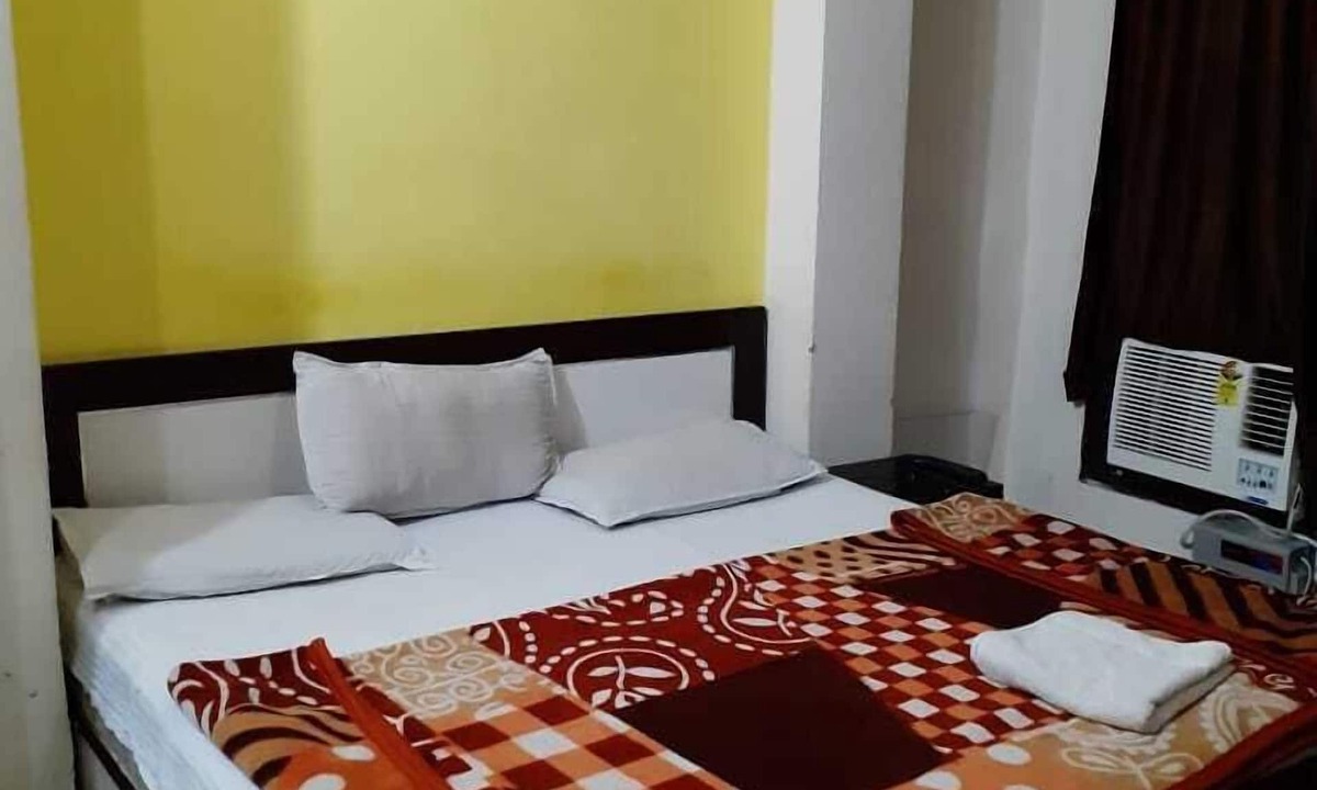Karol Bagh Hotel | Pooja Palace