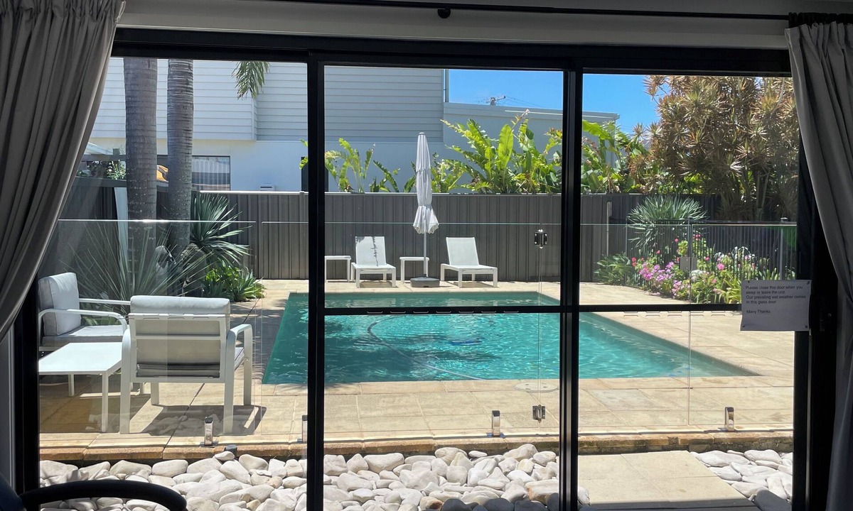 Buddina Apartment | Poolside self contained unit walk to beach