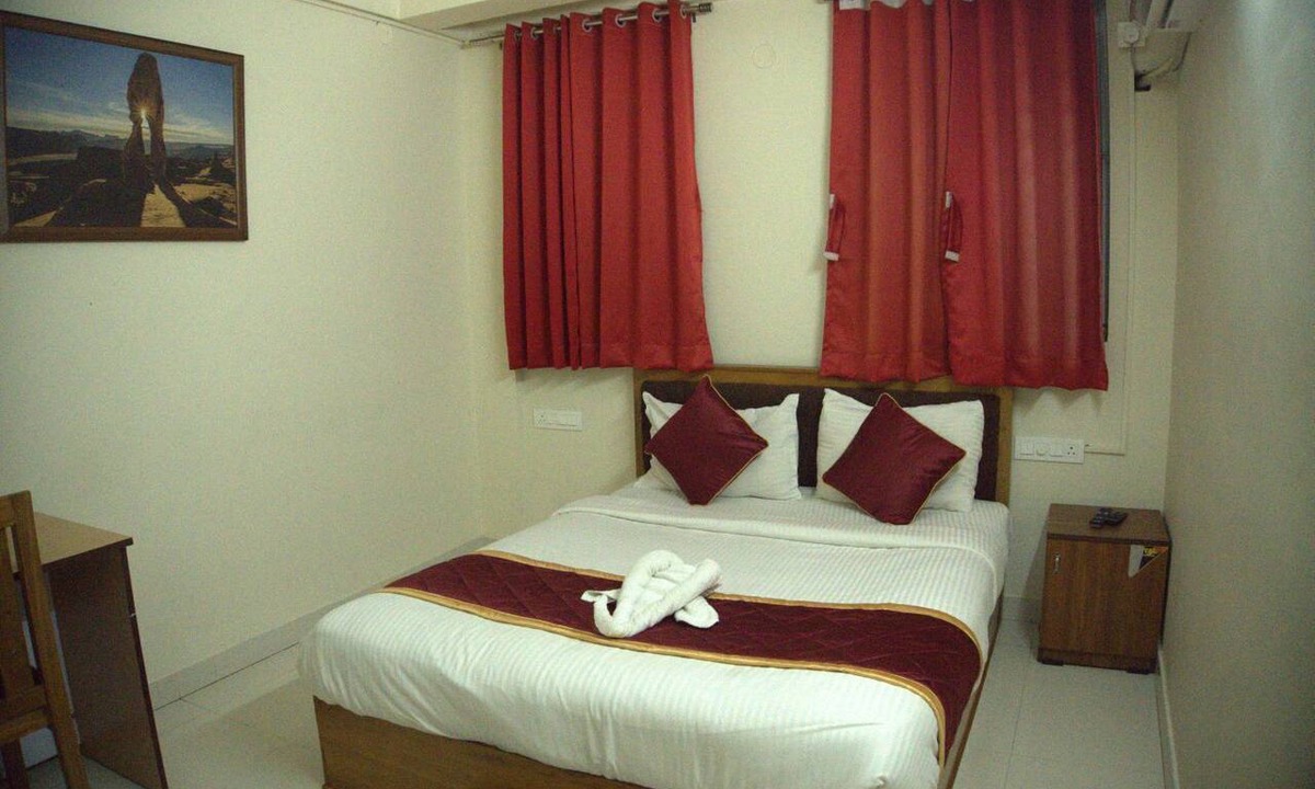 Thiruvananthapuram Hotel | Pop Tavern Le fort Luxe
