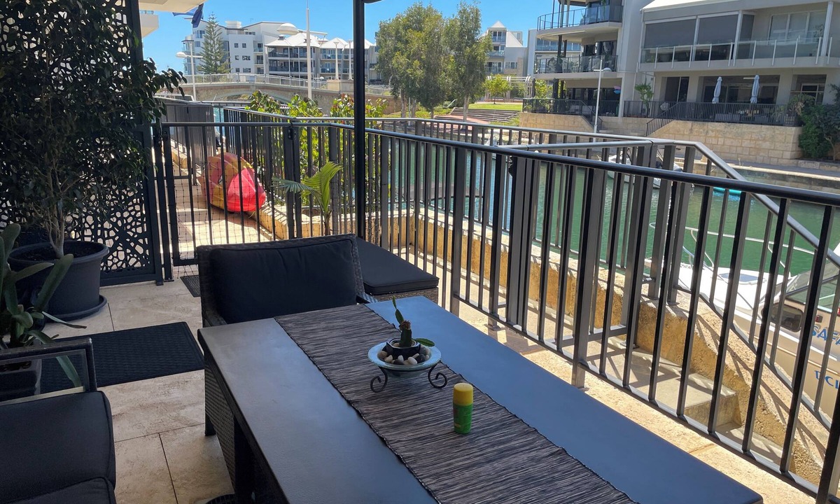 Mandurah Apartment | Quiet Water Front Studio all facilities within walking distance