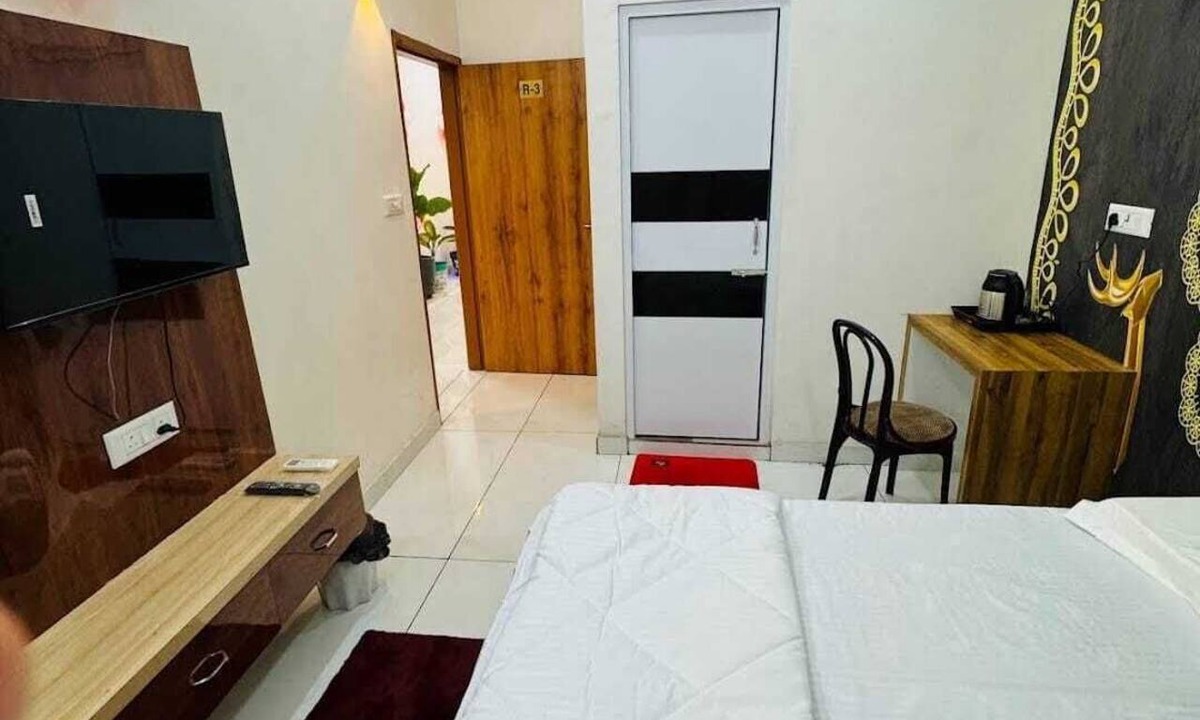 Sonepat Hotel | R3 HOTEL
