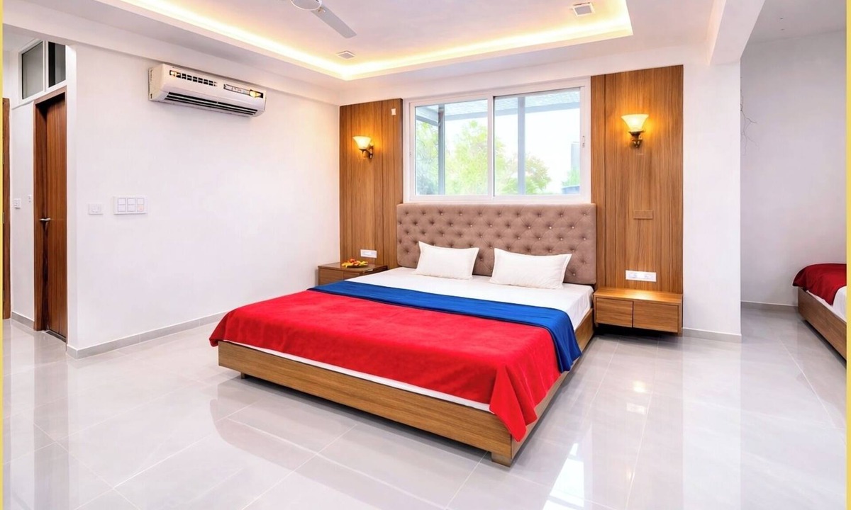Vrindavan Hotel | Radhika Palace -near ISCKON &Prem mandir