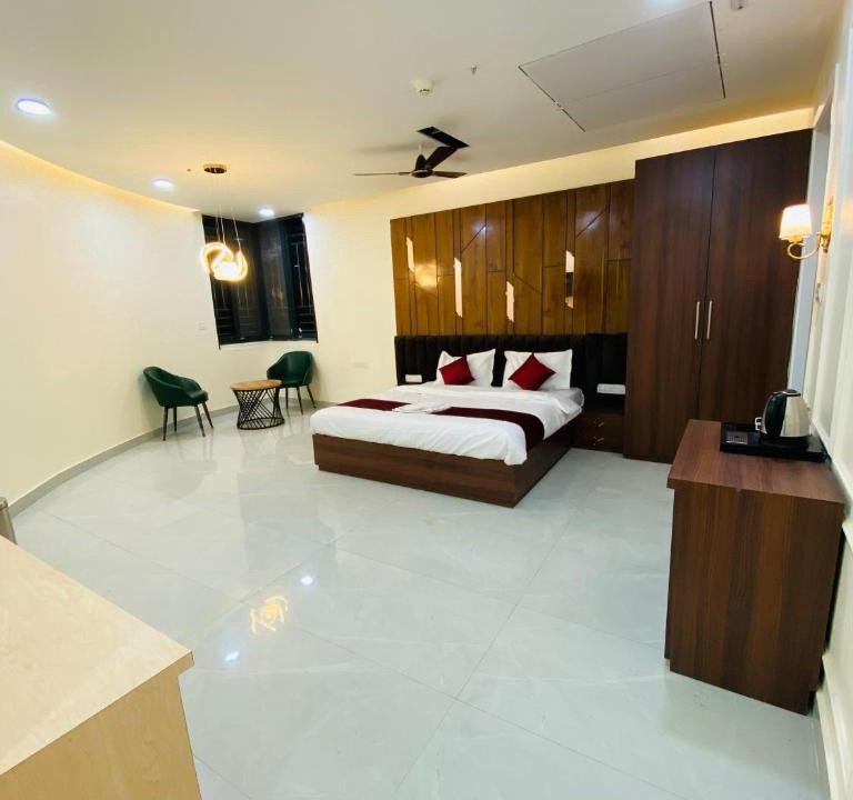Etawah Hotel | Radiant Pearl