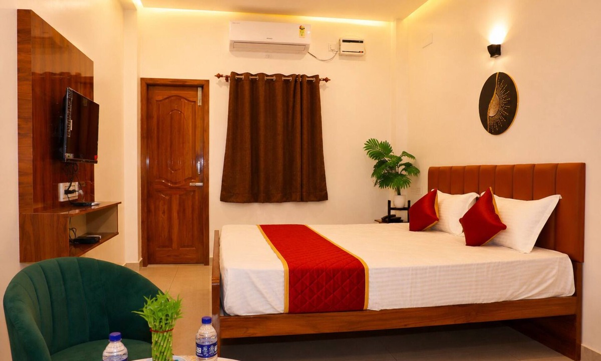 Chennai Hotel | Raja's Paradise Inn