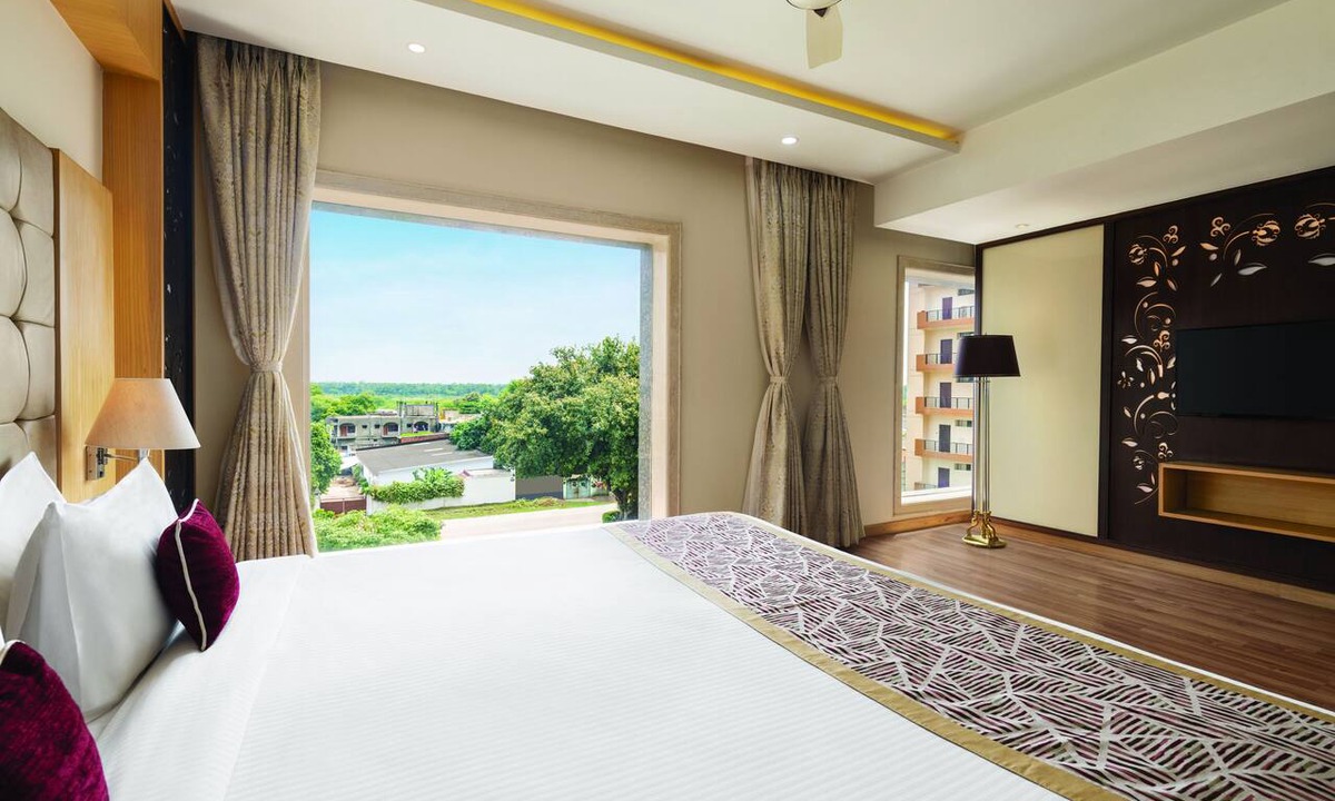 Chandauli Hotel | Ramada by Wyndham Varanasi Katesar