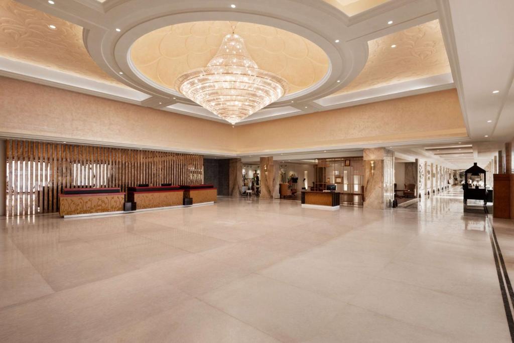 Lucknow Hotel | Ramada Plaza by Wyndham Lucknow