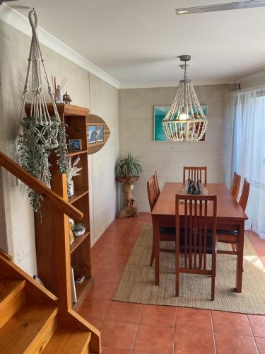 Esperance House | Red Emperor a trendy, modern townhouse in the heart of Esperance